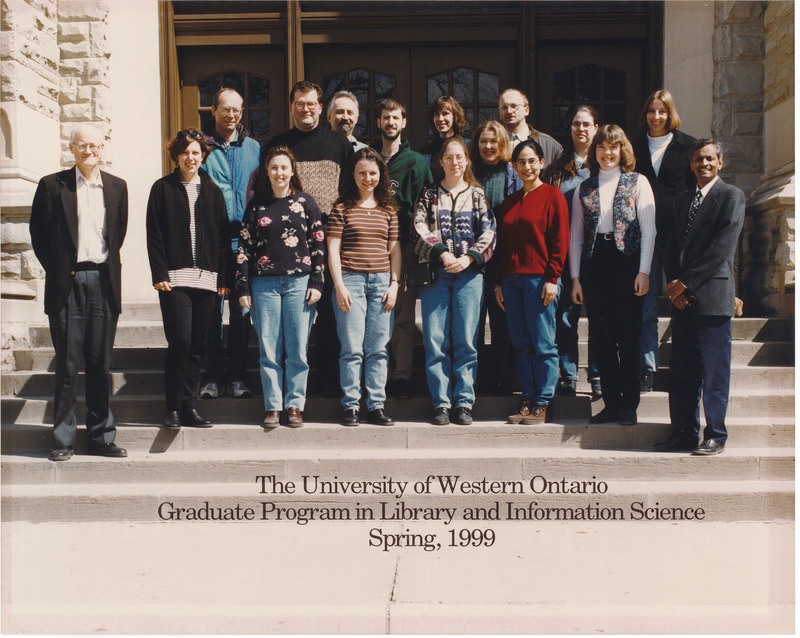 Photo of Master of Library and Information Science graduating class Spring 1999