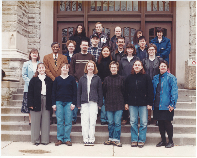 Photo of Master of Library and Information Science graduating class Spring 2000